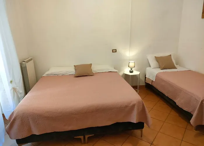 Vittorio Ll House Pensión