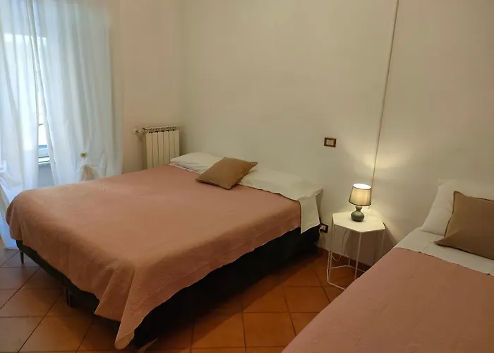 Vittorio Ll House Pensión *