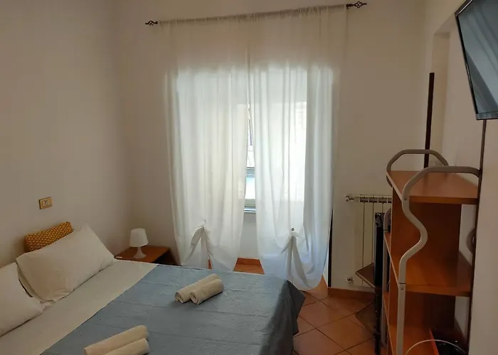 Vittorio Ll House Pensión *