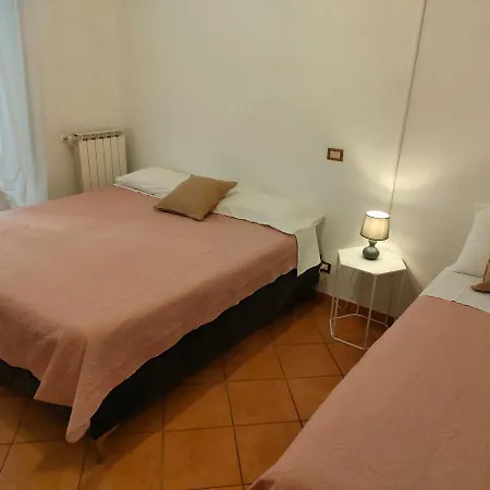 Vittorio Ll House Pensión